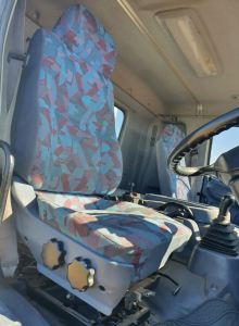 TRUCK SEAT 402