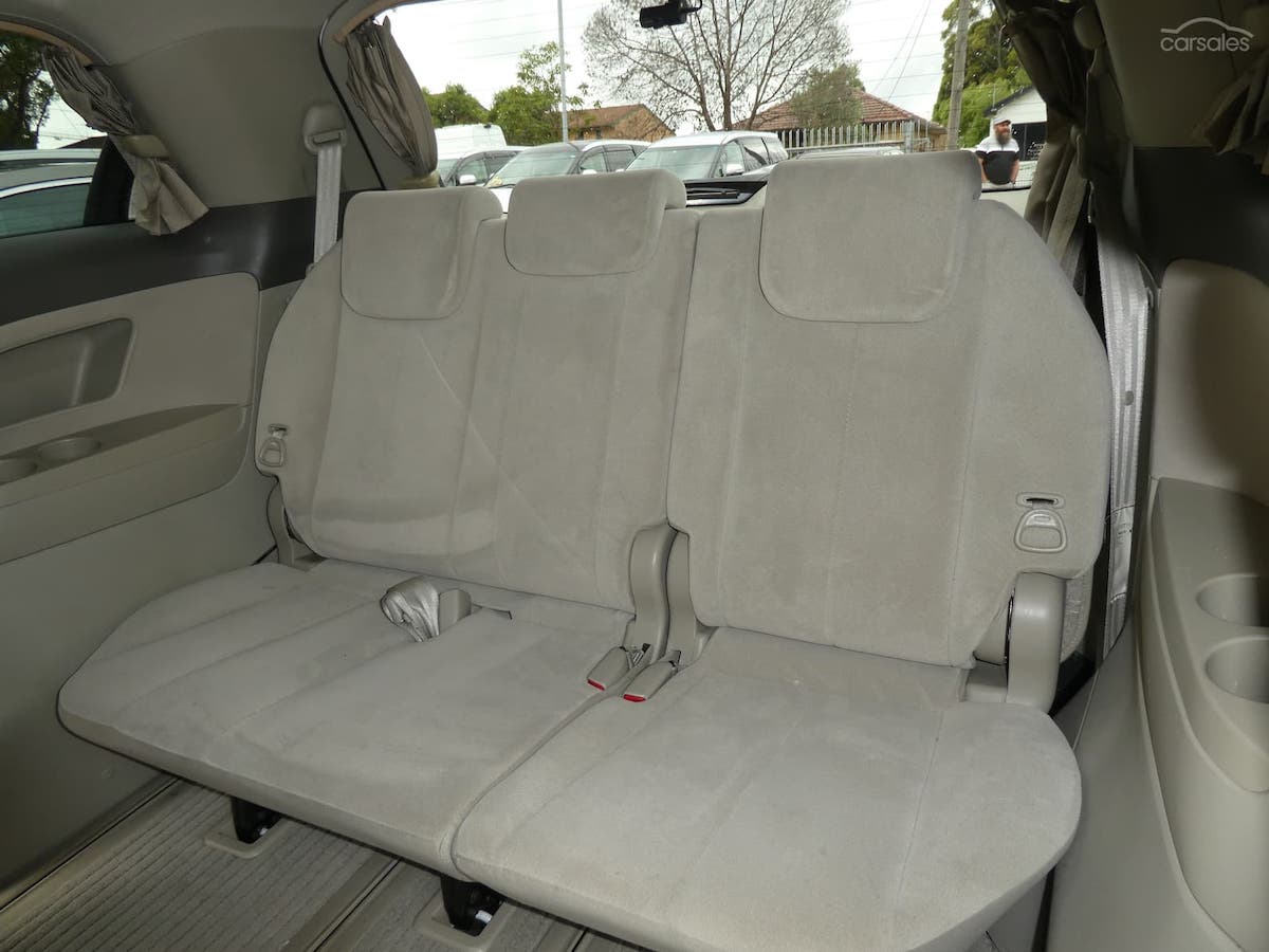 estima rear seat covers