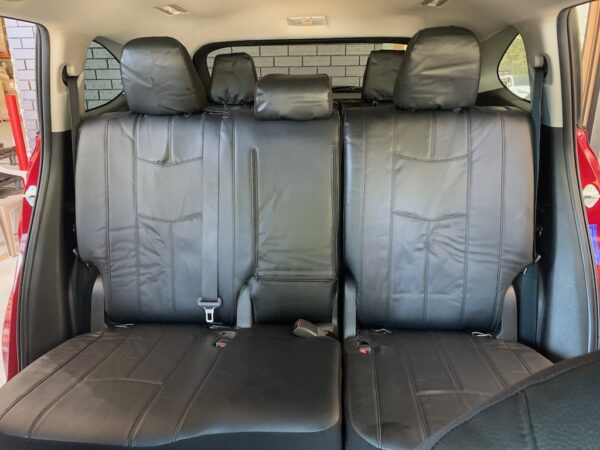 Toyota kluger Seat Covers 3/2021 on 7 seater Leather look Black - Image 4