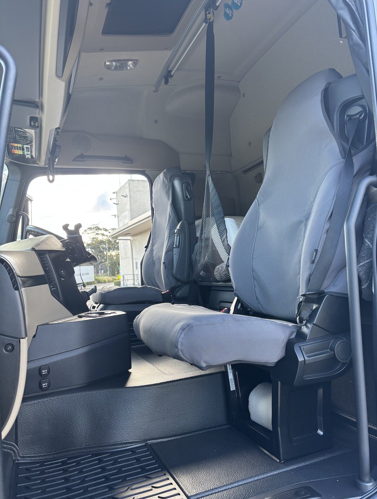 Mercedes Actros 963 Seat covers 2020-onwards Australian Made - Image 9
