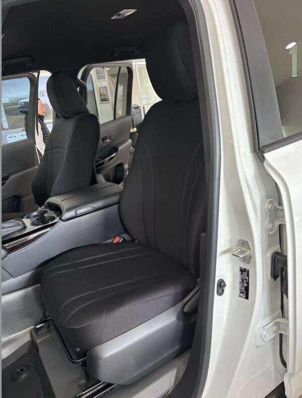 landcruiser 300 neoprene seat covers