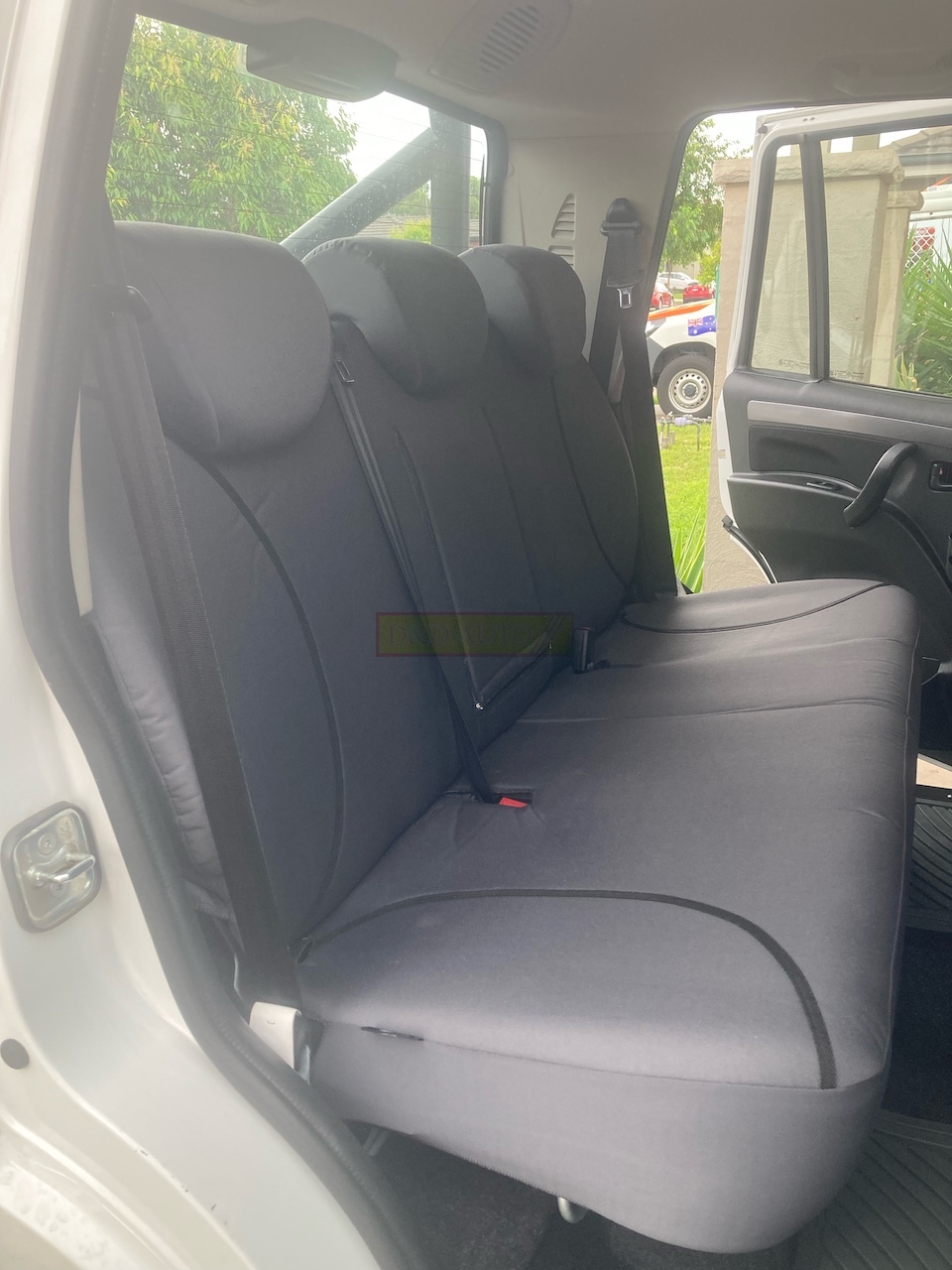 mahindra rear seat canvas