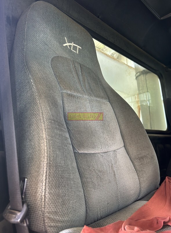 Isri Chr 200 seat covers